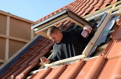 Pose de fenêtres de toit Velux à Guillonville